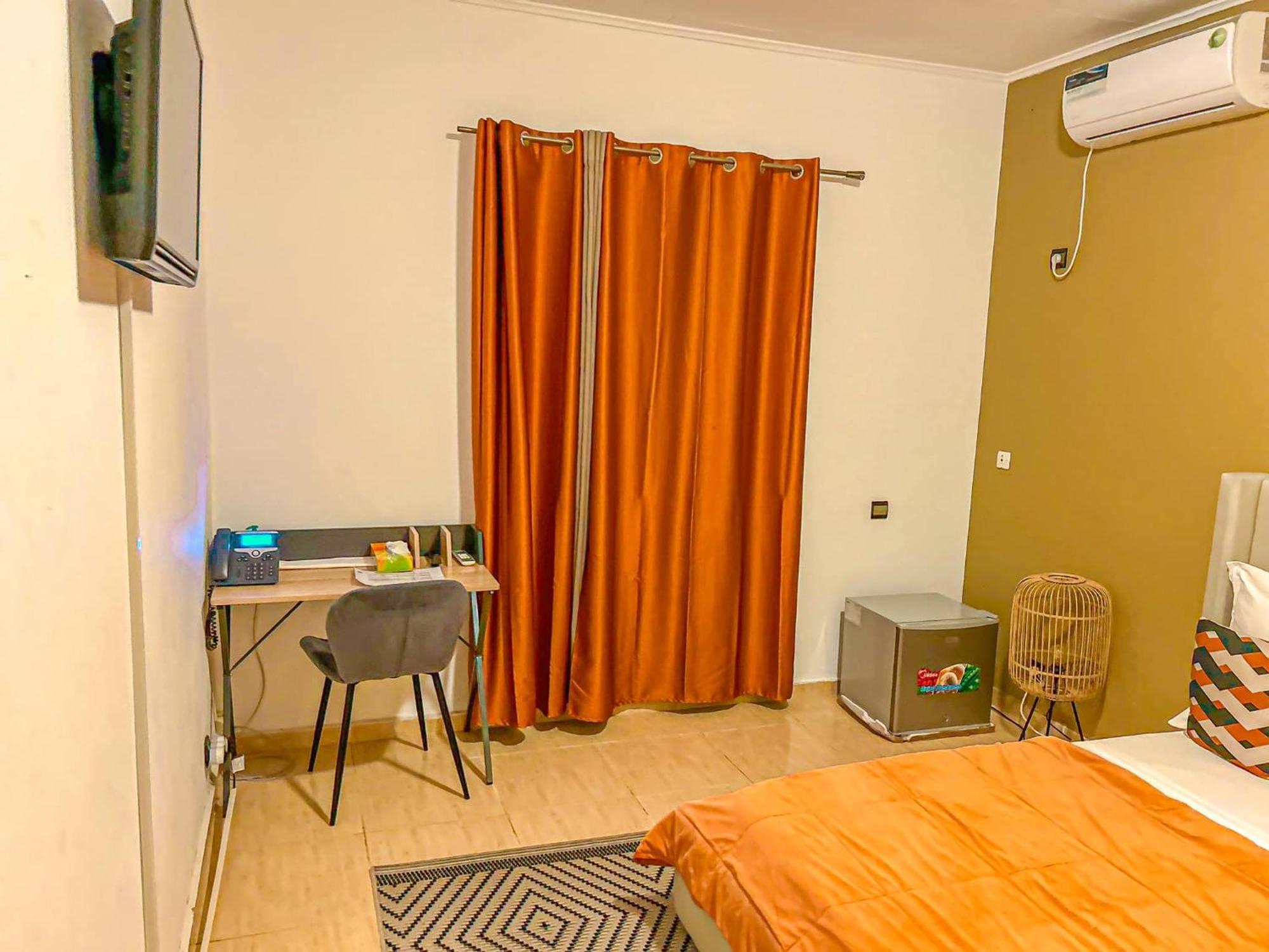 Residence Le Tali Libreville Esterno foto