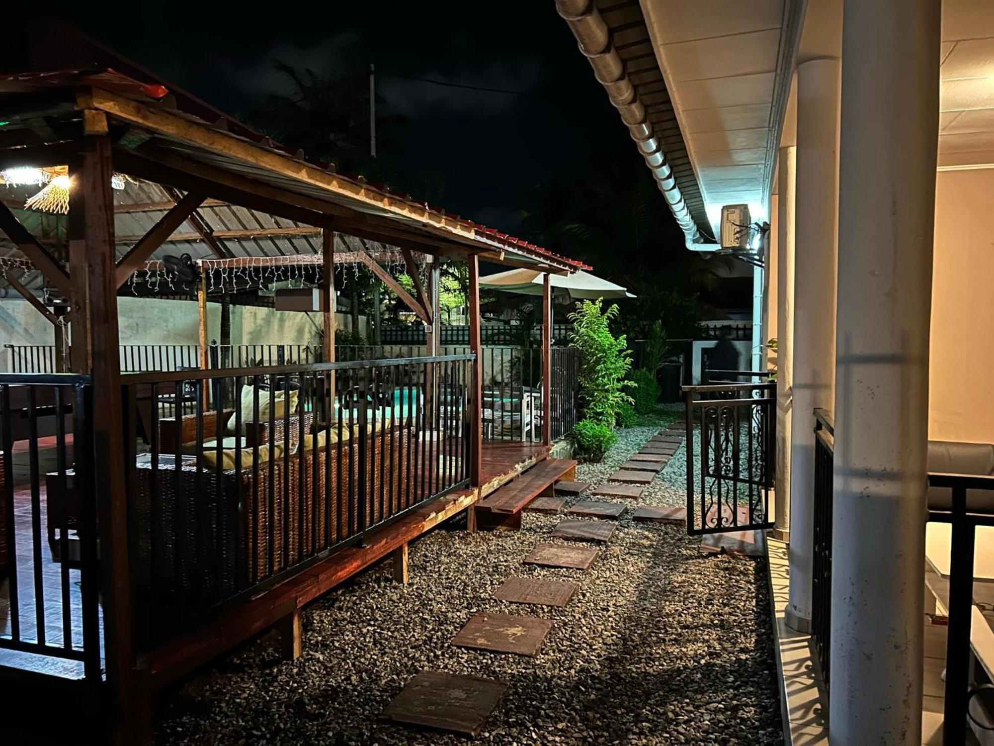 Residence Le Tali Libreville Esterno foto